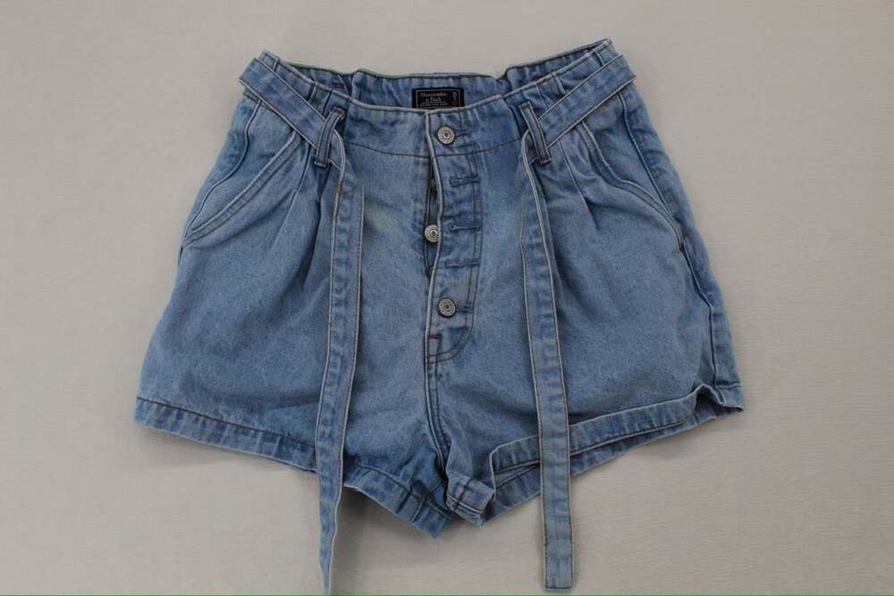 Abercrombie & Fitch Natural Rise Jean Shorts Size 29